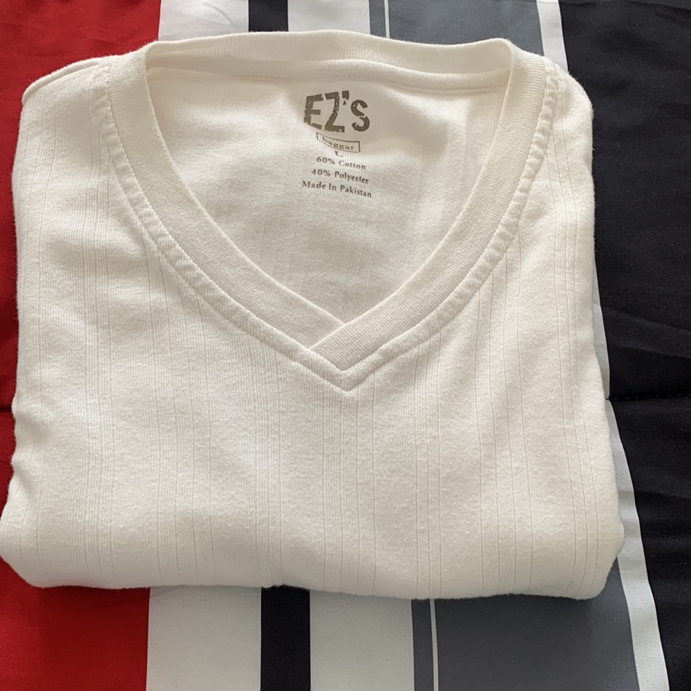 White Large Haggar EZ’s V-Neck Shirt